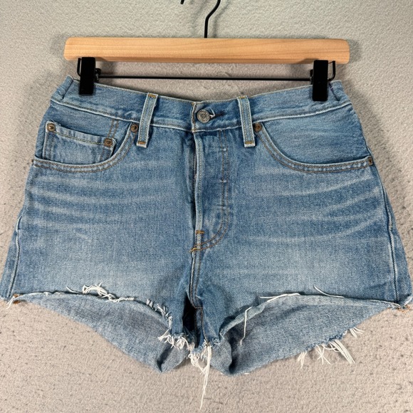 Levis 501 Jeans Shorts Womens 26 Blue Lightwash Denim Comfort Cut Off Summer‎ - Picture 1 of 16